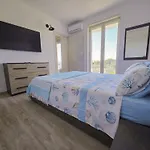 Apartment Ghouse