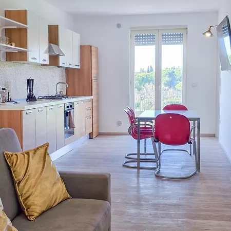 Apartment Ghouse